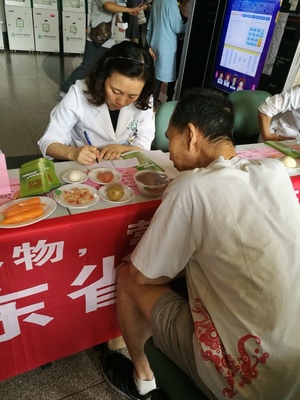 全民營養(yǎng)周 省醫(yī)專家義診，共筑健康防線